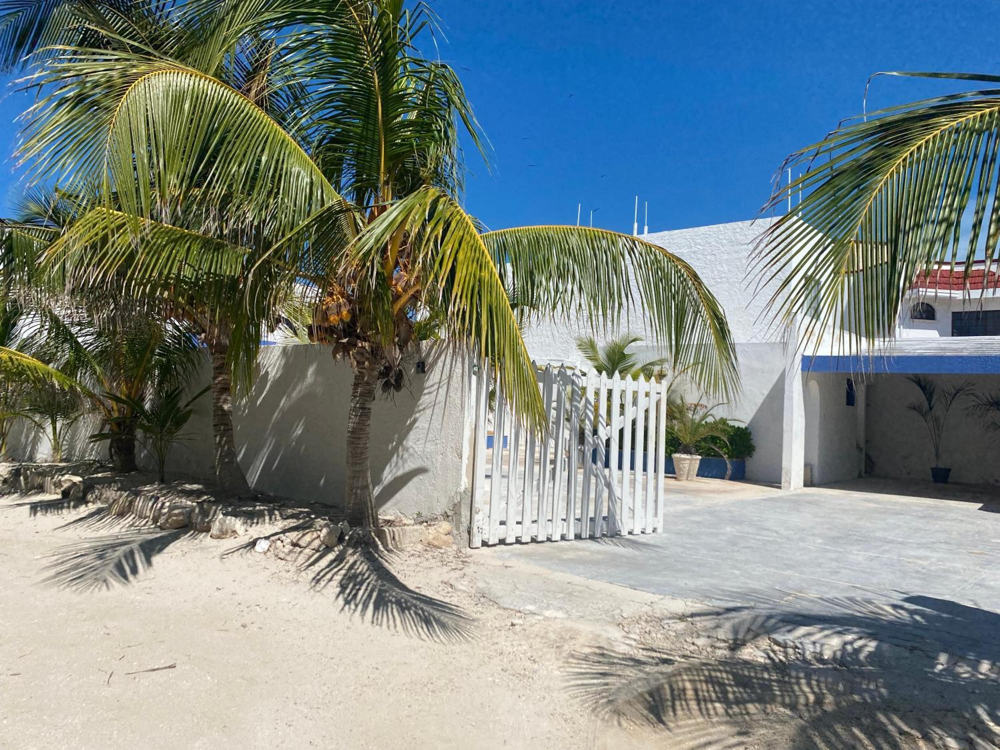 Don Lalo, Family Villa With Sandy Beach At Your Feet. Progreso  Exterior photo